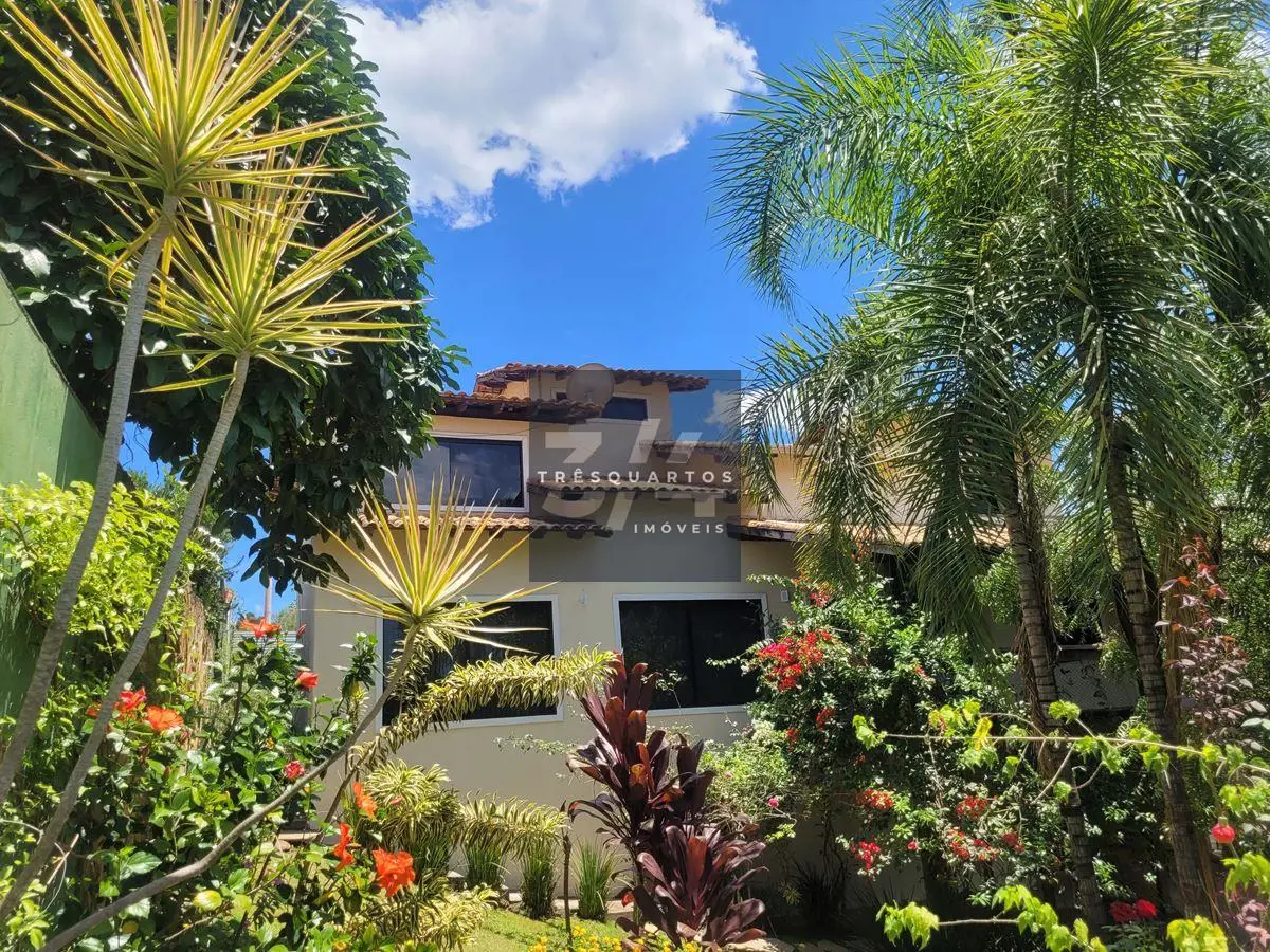  Casa Espetacular com Vista para o Verde e Excelente Localização! Linda casa com...
