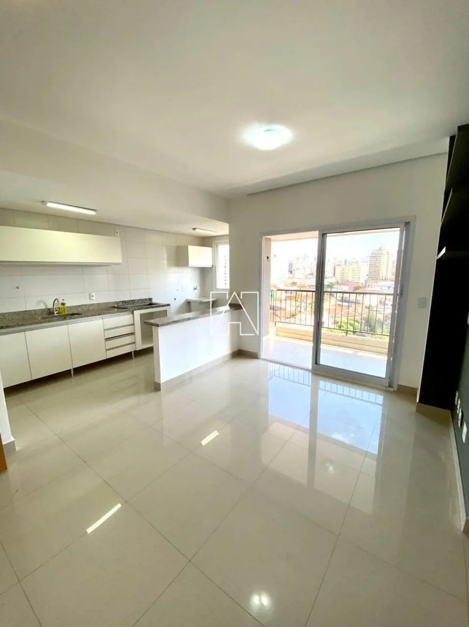 Características do condomínio:-Portaria 24 horas-Elevador-Academia de ginástica-...