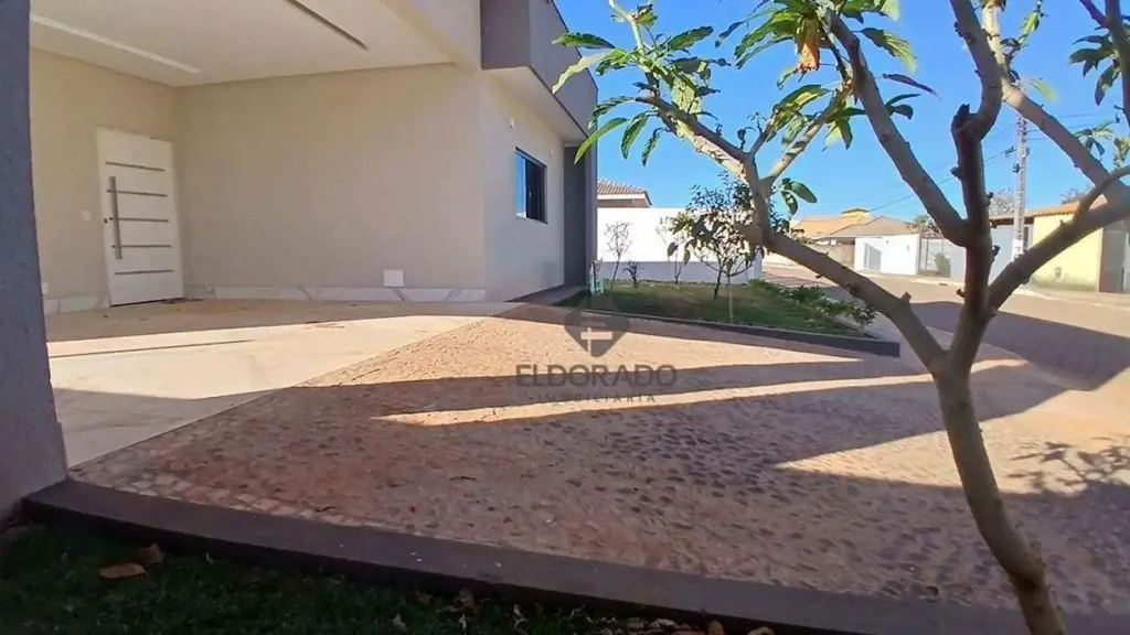 ELDORADO IMOBILIÁRIA VENDEExcelente Casa Moderna no Condomínio Quintas do TrevoÓ...