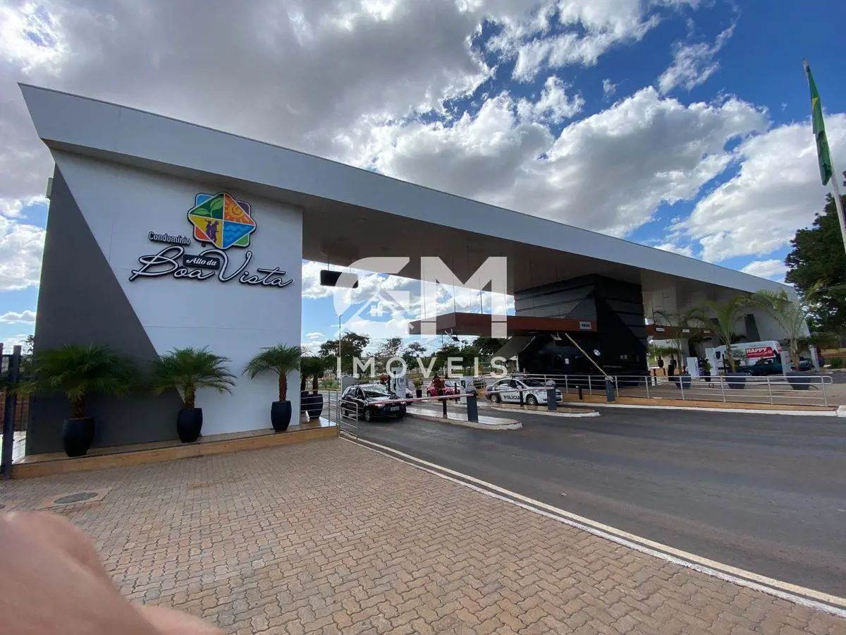 ACEITA FINANCIAMENTO-Área total: 672,88 m²; -Lote plano, não precisa de aterro;-...