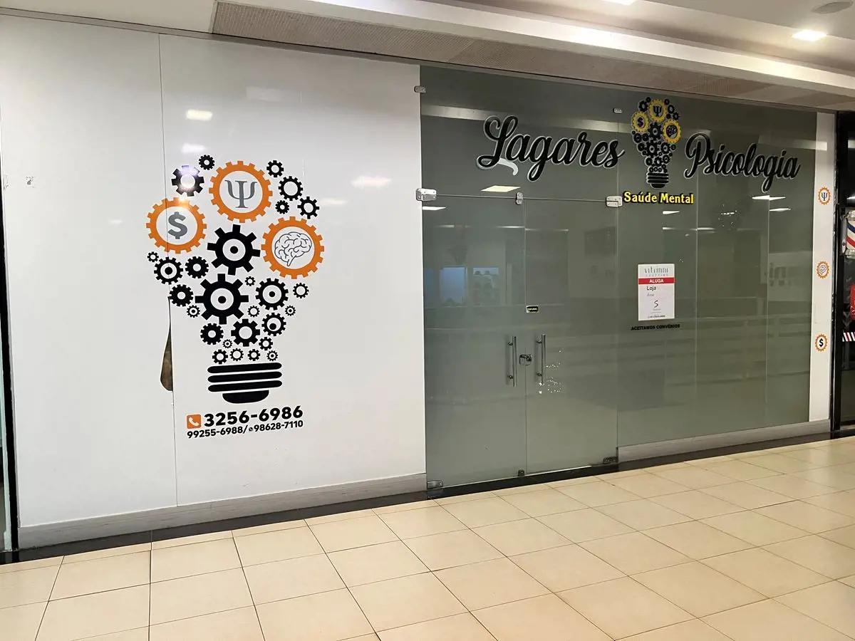 2 lojas juntas no Shopping Vitrinni de Águas Claras. Com 113 metros. Loja é meza...