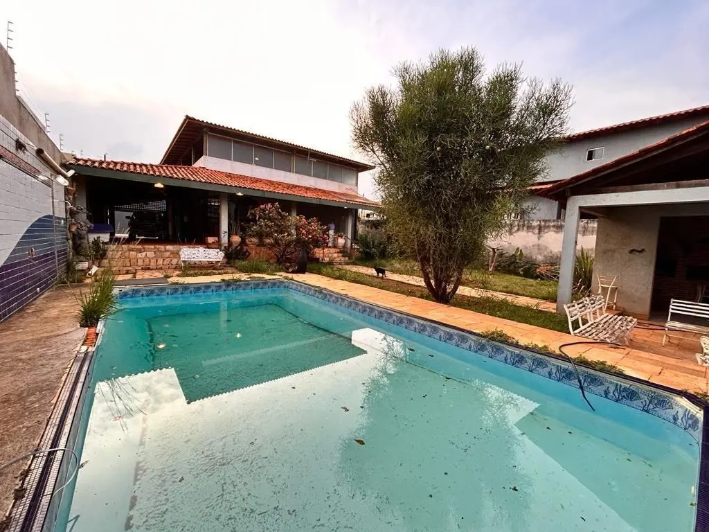 Excelente oportunidade na rua 12/10 da Vicente piresPrimeira casa construída, co...