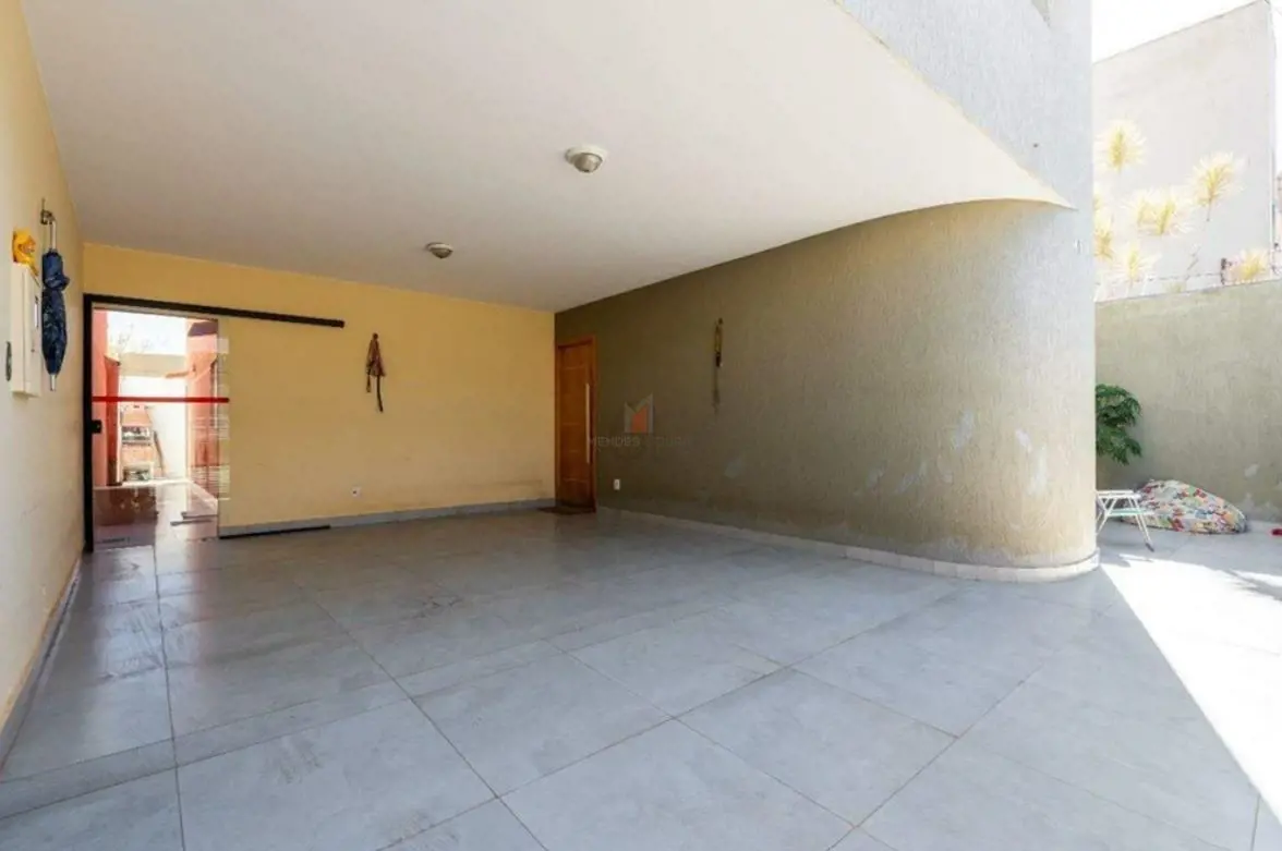 Lindo Sobrado na QE 08 do Guará I – Espaço, Conforto e Excelente Localização!Se ...