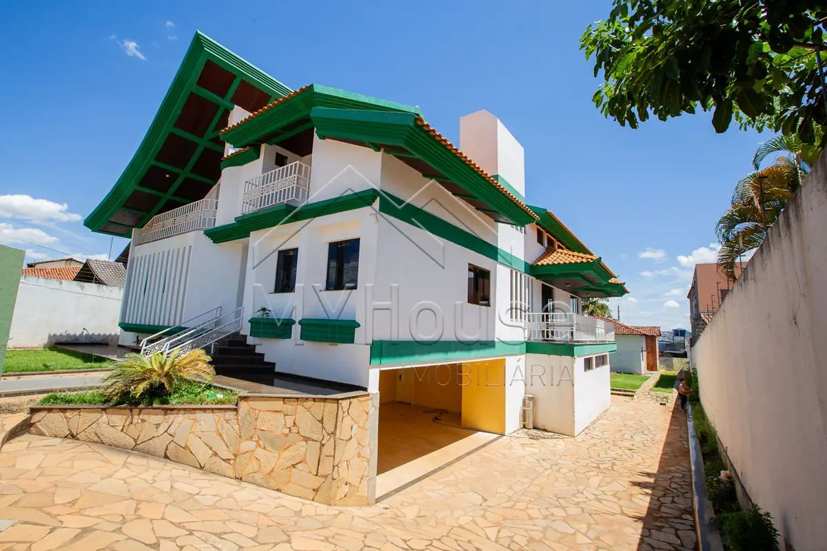  Casa Colonial com Alma Histórica e Toques Modernos - Exclusividade em Colônia A...