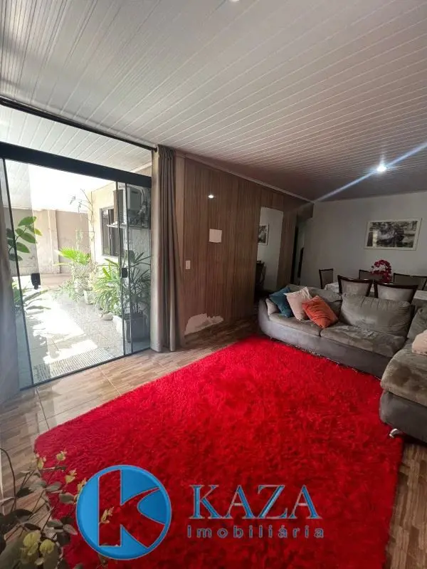 Casa composta de 3 quartos sendo um suíte, sala ampla, cozinha, 1 banheiro socia...