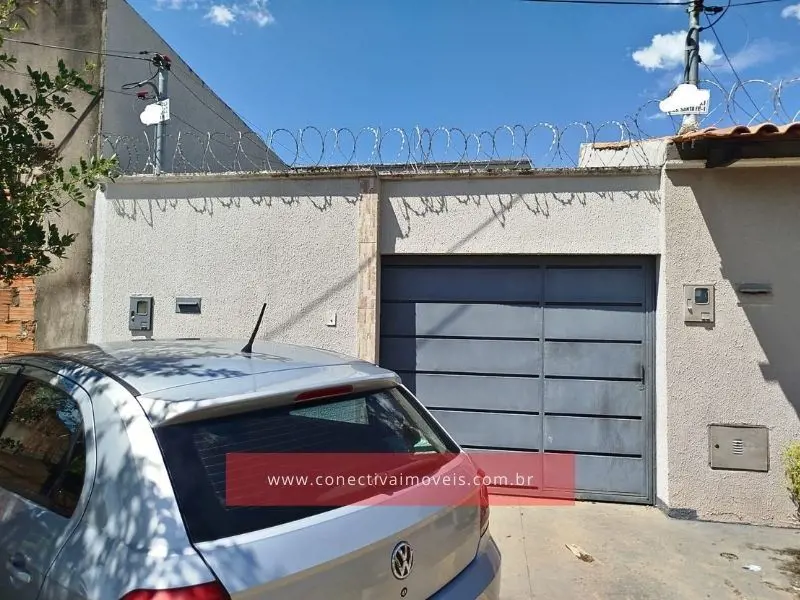  Comentários do corretor: Casa seminova com 2 quartos, sendo 1 suíte, sala 2 amb...