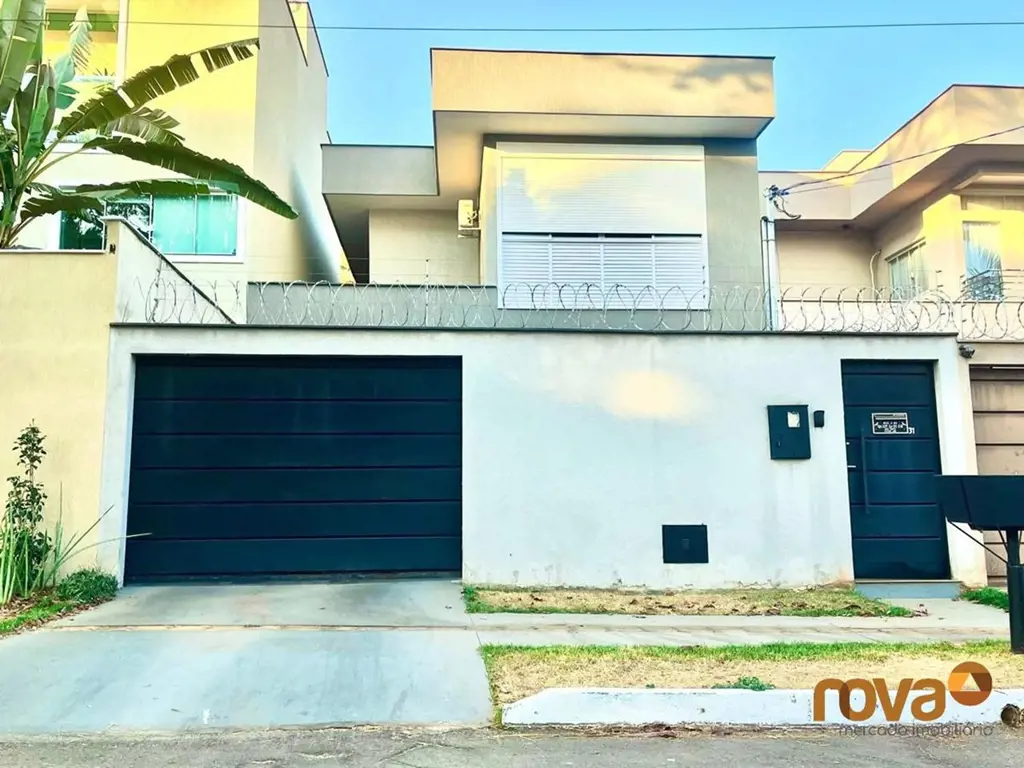 Sobrado 3 quartos sendo 1 suíte no Setor Jaó ,varanda gourmet com churrasqueira ...