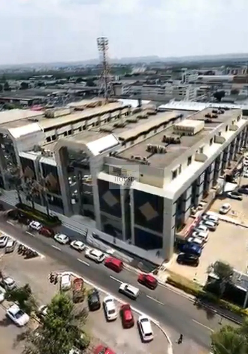Vende – se Excelente e bem localizada Sala comercial no SIA. Centro Empresarial ...