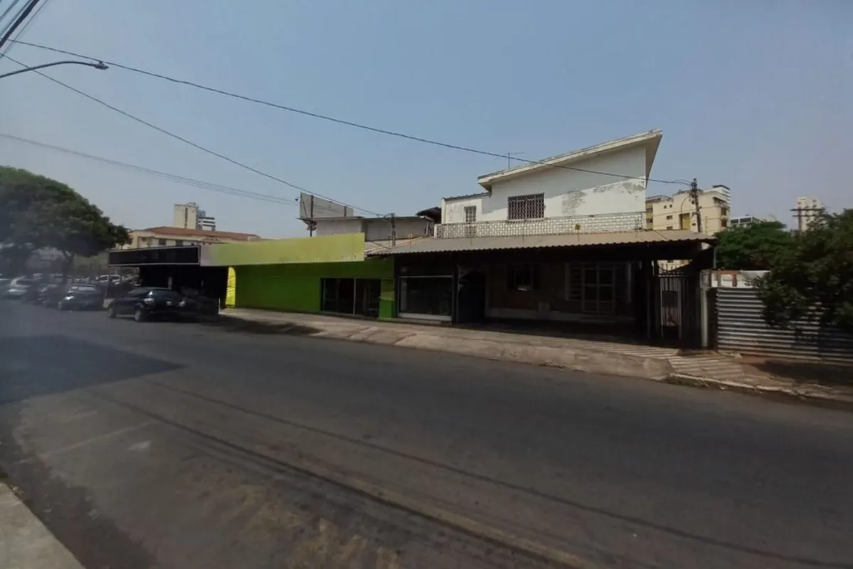 Sobrado sendo usada como loja no andar tÃ©rreo e estoque e produÃ§Ã£o no andar s...