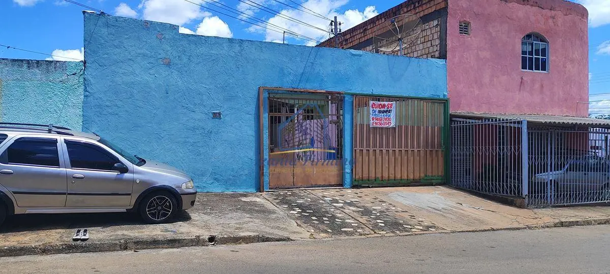 Oportunidade de Morar bem!!!casa térrea , na laje 2 salas de visitas 03 quartos ...