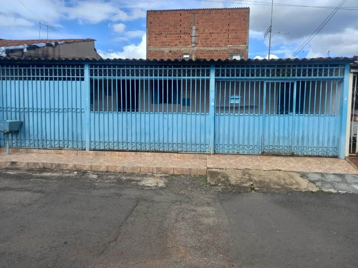 ??3 quartos?1 banheiro ?1 sala?2 garagem ?1 cozinha Venha garantir o seu imóvel ...