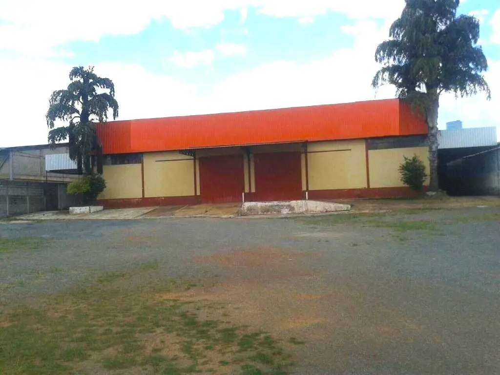 Galpão Estratégico de 1.600m² – Frente para a BR-060.Terreno com 3.200m².Se você...
