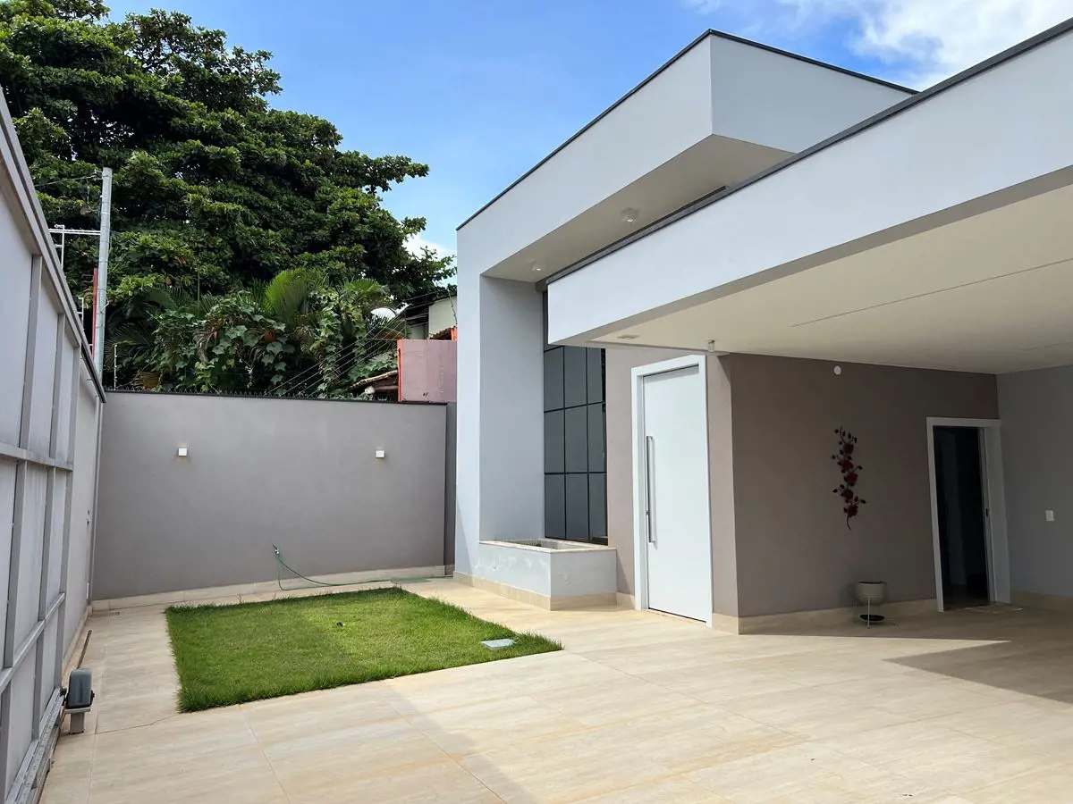 OPORTUNIDADE!!! BELÍSSIMA CASA COM PROJETO, ACABAMENTO DE PRIMEIRA, TODA MODULAD...
