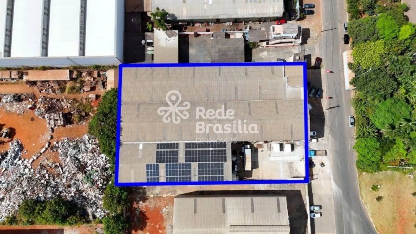 Oportunidade Exclusiva: Galpão Industrial com Usina Solar à VendaDescrição:Apres...