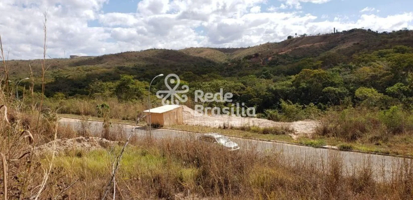 OPORTUNIDADE!LOTE PROJETO DE CASA MODERNA COM 3 QUARTOS SENDO 1 SUÍTE MARTER E U...