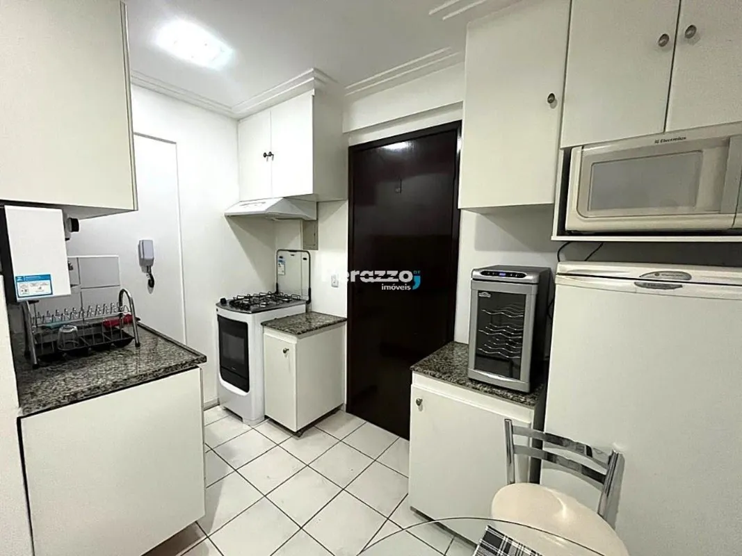 Ótima Kit Mobiliada localizada no Ed. Maurício no Sudoeste por R$2.600,00.O cond...