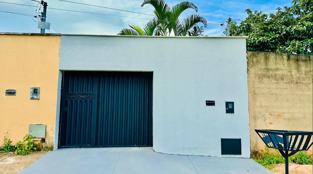 Casa Térrea – Residencial Santa Fé, Goiânia Localização PrivilegiadaSituada em u...