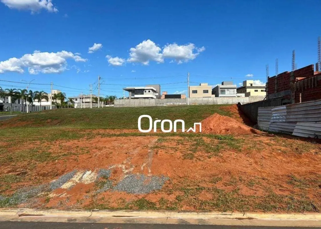 CÓDIGO DO IMÓVEL: TE1059LOCALIZAÇÃO:Condomínio localizado a 10 minutos do comple...