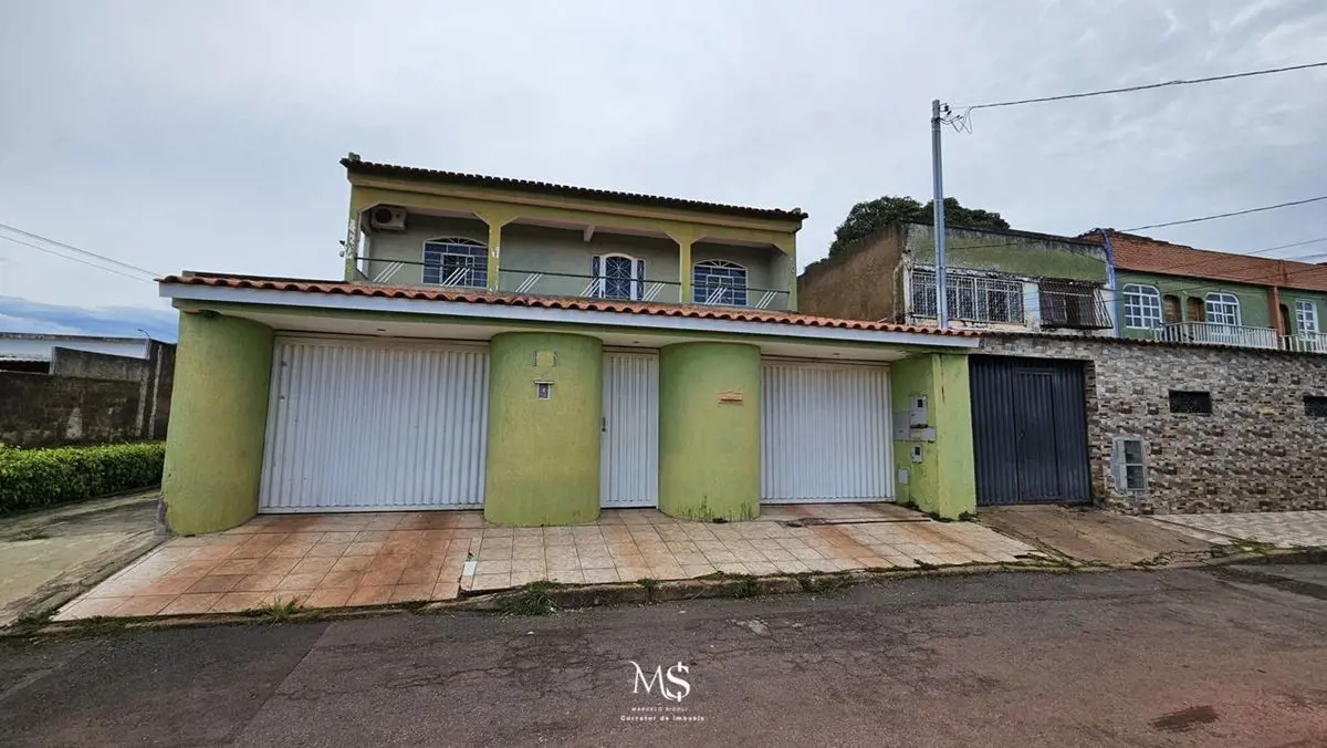 CASA no GAMA- Setor Leste – Quadra 06Vendo sobrado com edícula(casa auxiliar) na...