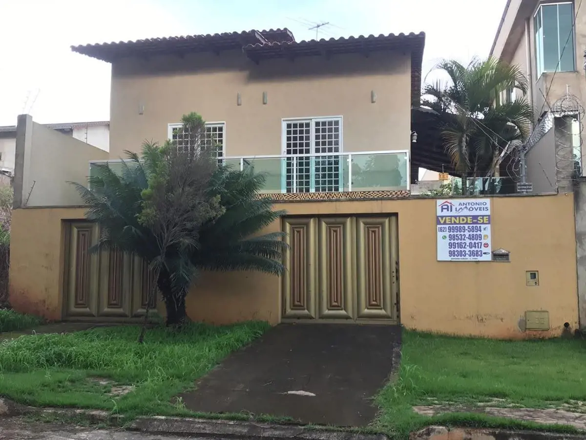 VENDE-SE OU PERMUTA POR IMÓVEL DE MENOR VALOR OU VEÍCULO, UMA CASA 3 QUARTOS, SE...