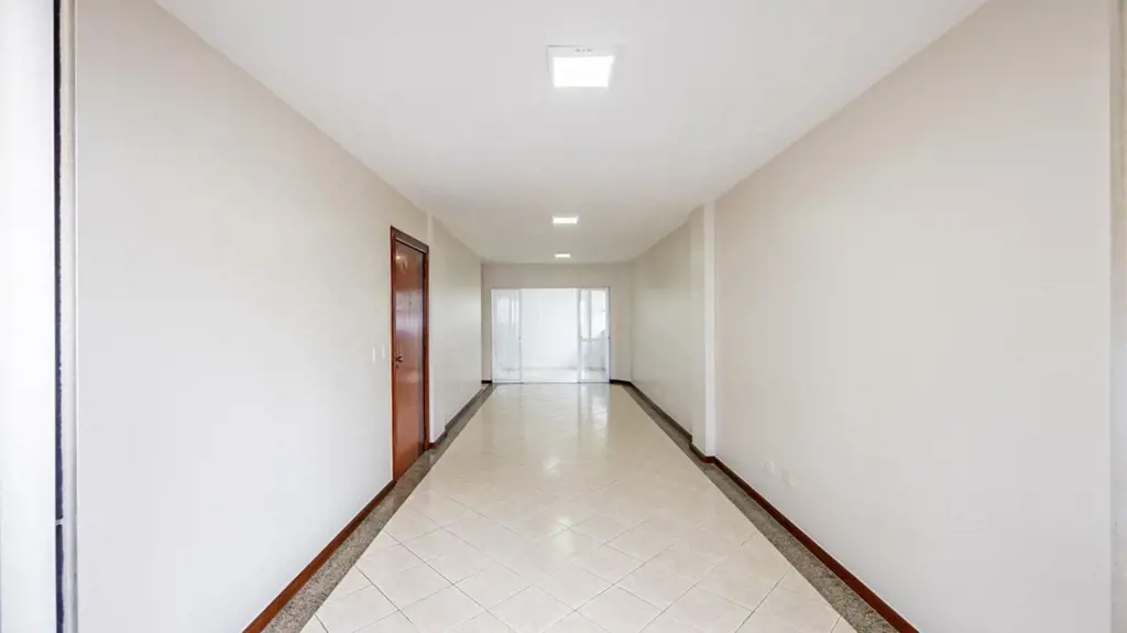 Com 134 m² muito bem distribuídos, esse apartamento no Edifício Burle Marx combi...