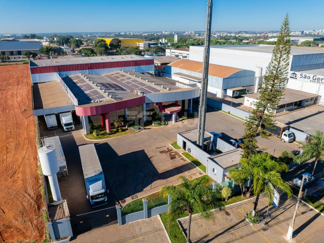 EXCELENTE GALPÃO NO SETOR RODOVIÁRIO DE CARGAS.ÁREA DE 5.000 m²SOBRE O IMÓVEL:Ex...