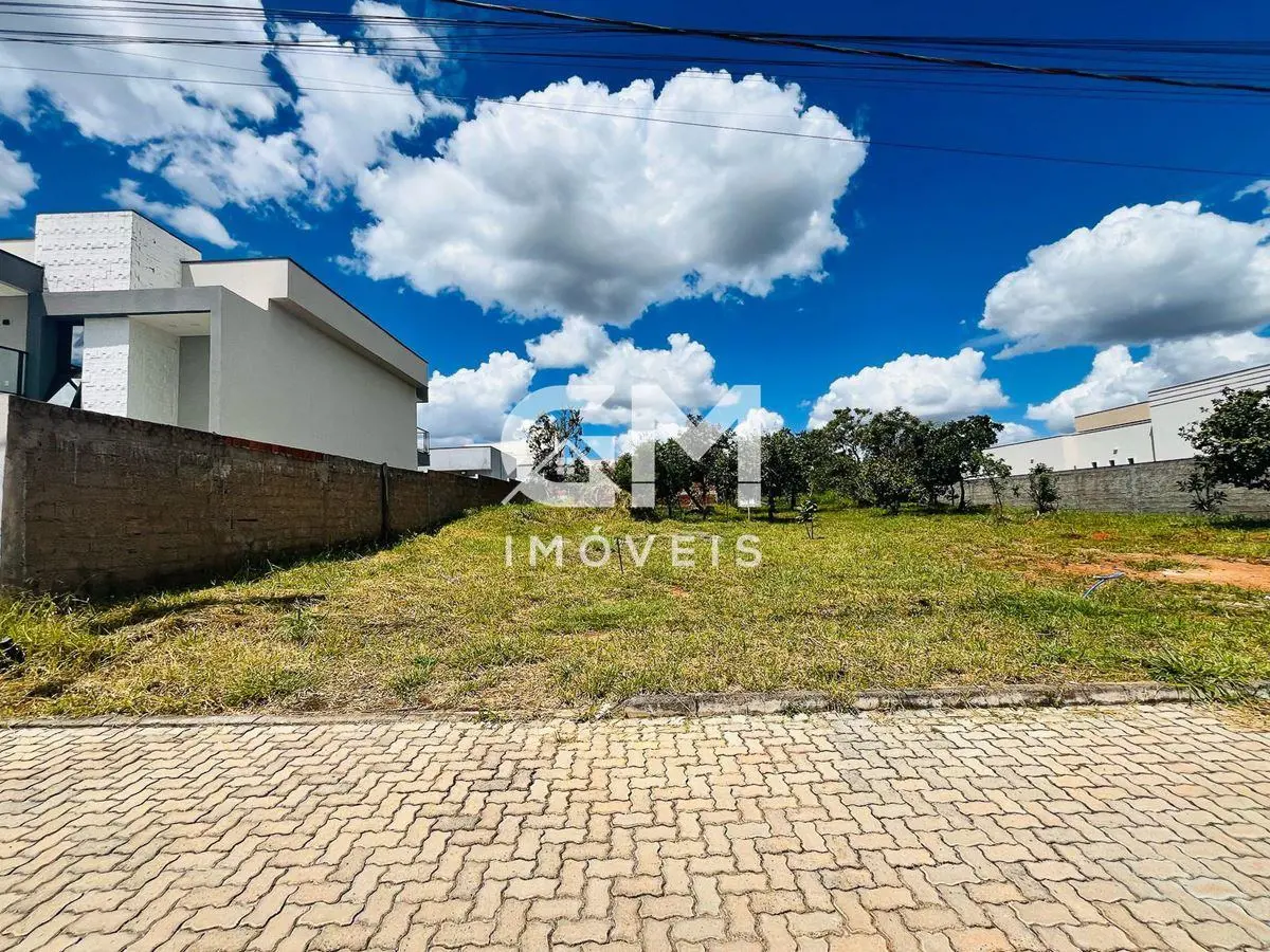 ESCRITURADO 100% ACEITA FINANCIAMENTO Área total: 504 m²; -Lote plano, não preci...