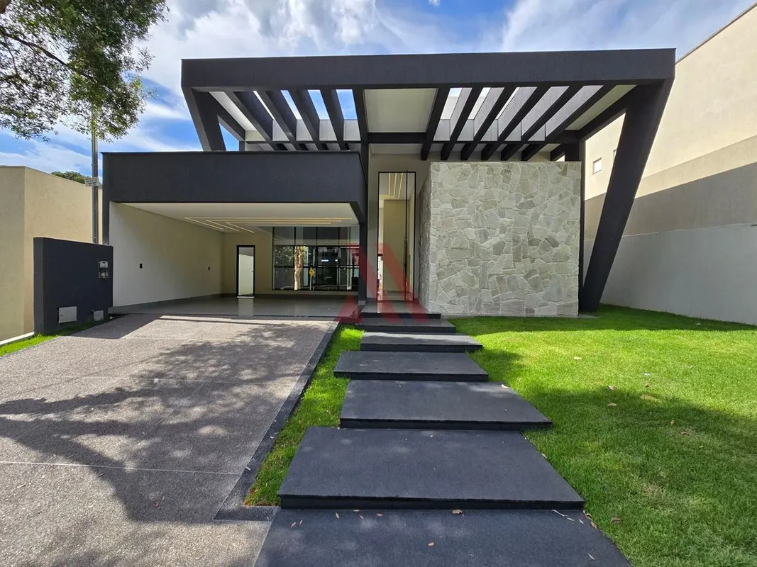 COD: 999CASA TÉRREA - CONDOMÍNIO DO LAGO•480 m² (Terreno)•235 m² (Construídos)•4...