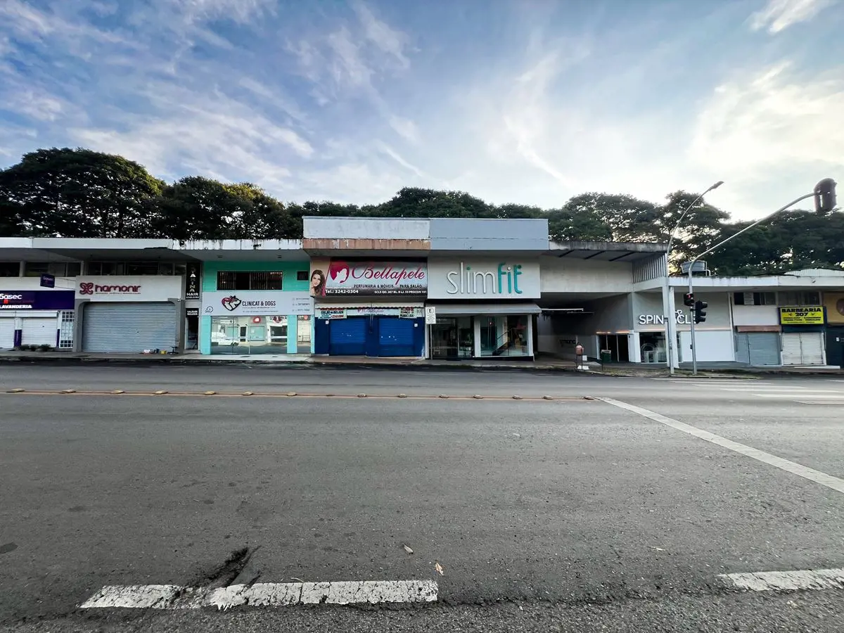 LOJAS A VENDA NA COMERCIAL DA 207 SULSão duas lojas 140m2 de área total (70m2 ca...