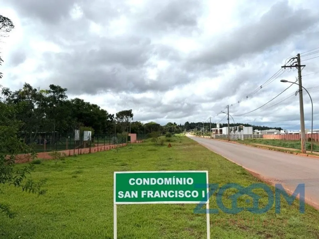 EXCLUSIVIDADE! LOTE PLANO DE 2.400M² NO CONDOMÍNIO SAN FRANCISCO 1 - JARDIM BOTÂ...