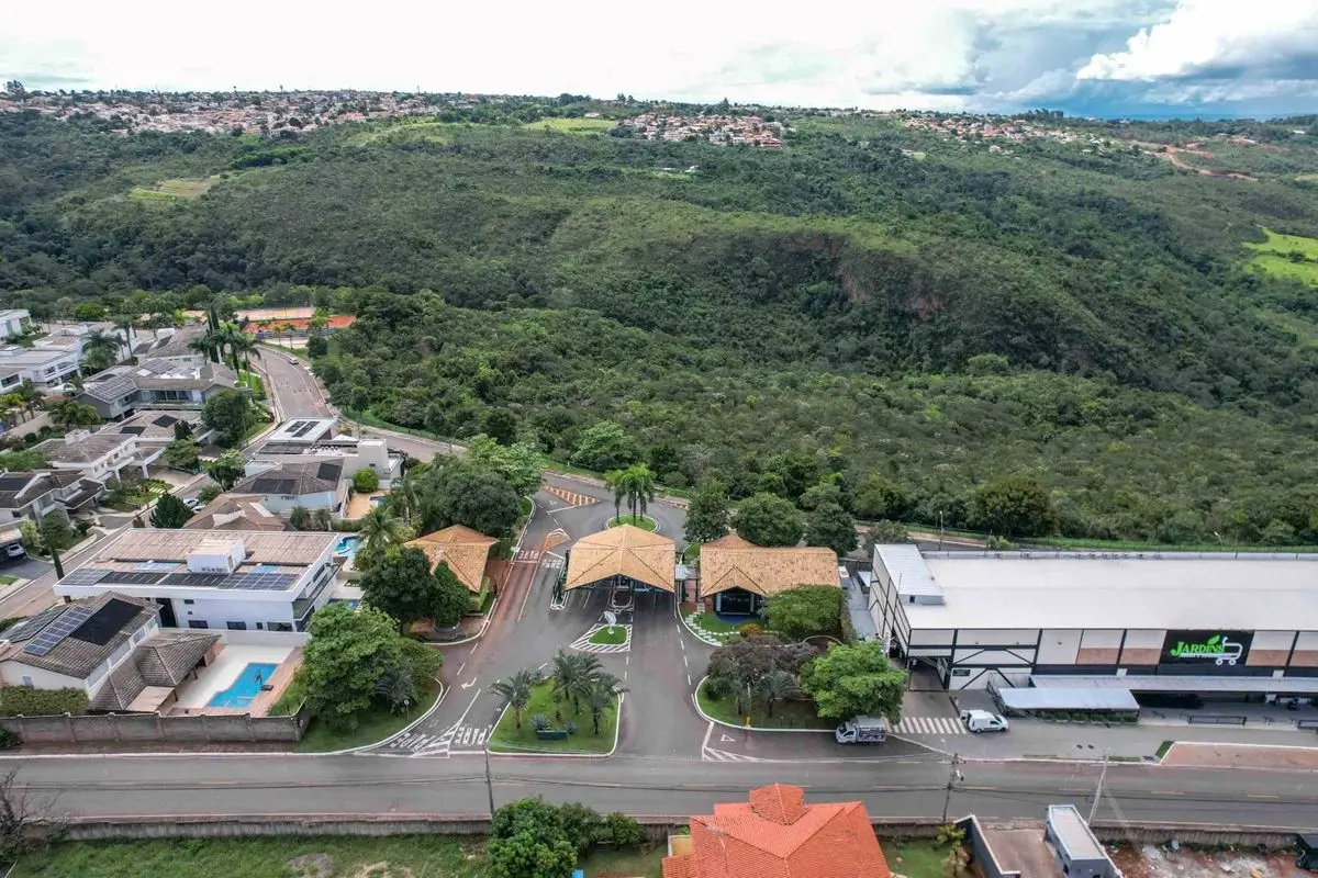 Bela casa em um dos melhores e mais seguros condomínios do Jardim Botânico - JAR...