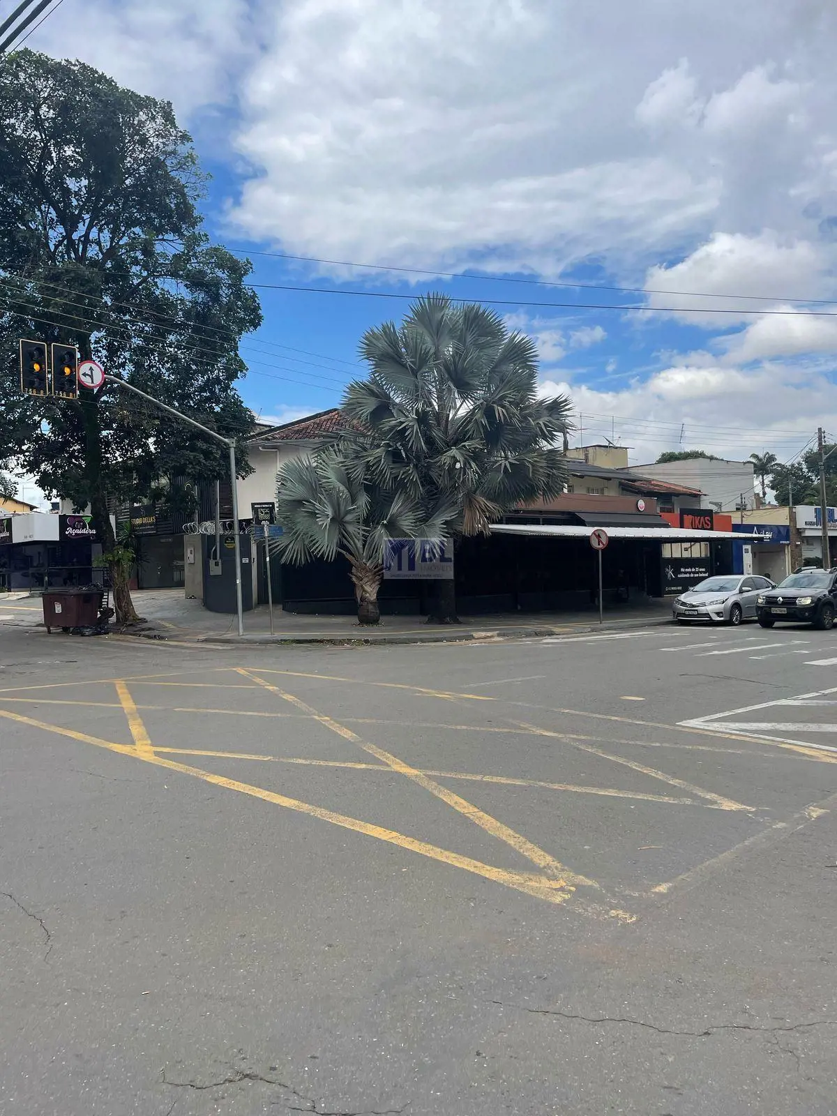 SOBRADO COMERCIAL DISPONÍVEL PARA VENDA, SETOR BUENO EM GOIÂNIA.Apresentamos um ...