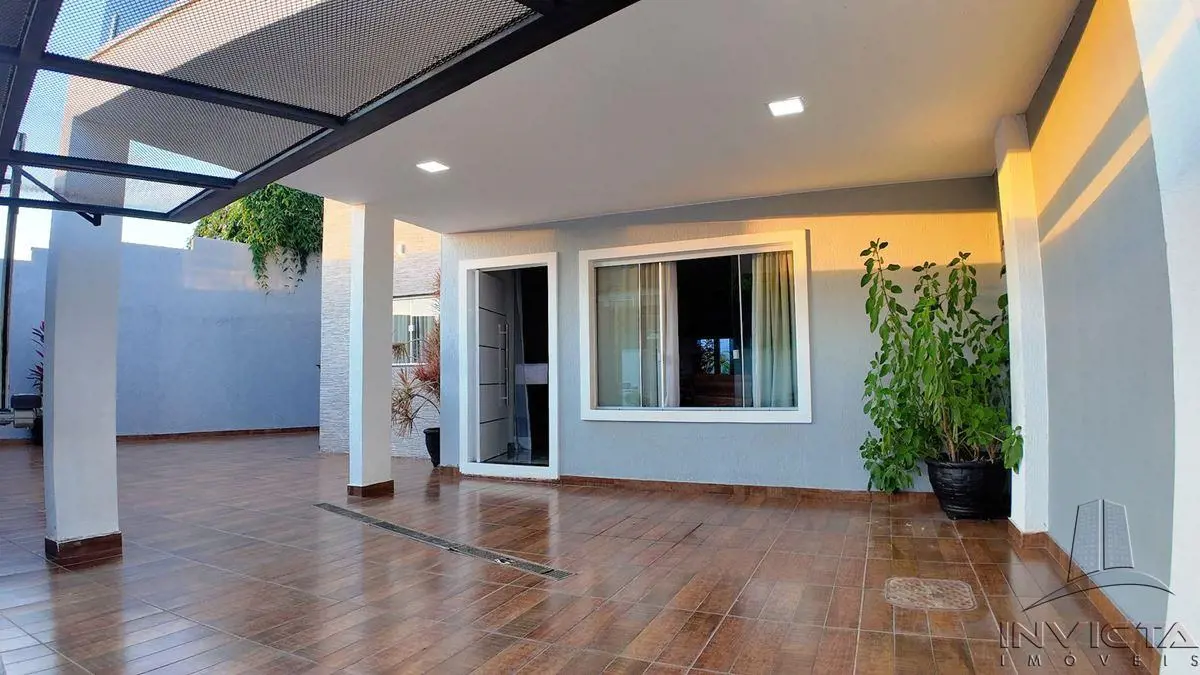 Casa moderna no Condomínio Vale Park Way - SHA Conjunto 05 Chácara 47/48 - Arniq...