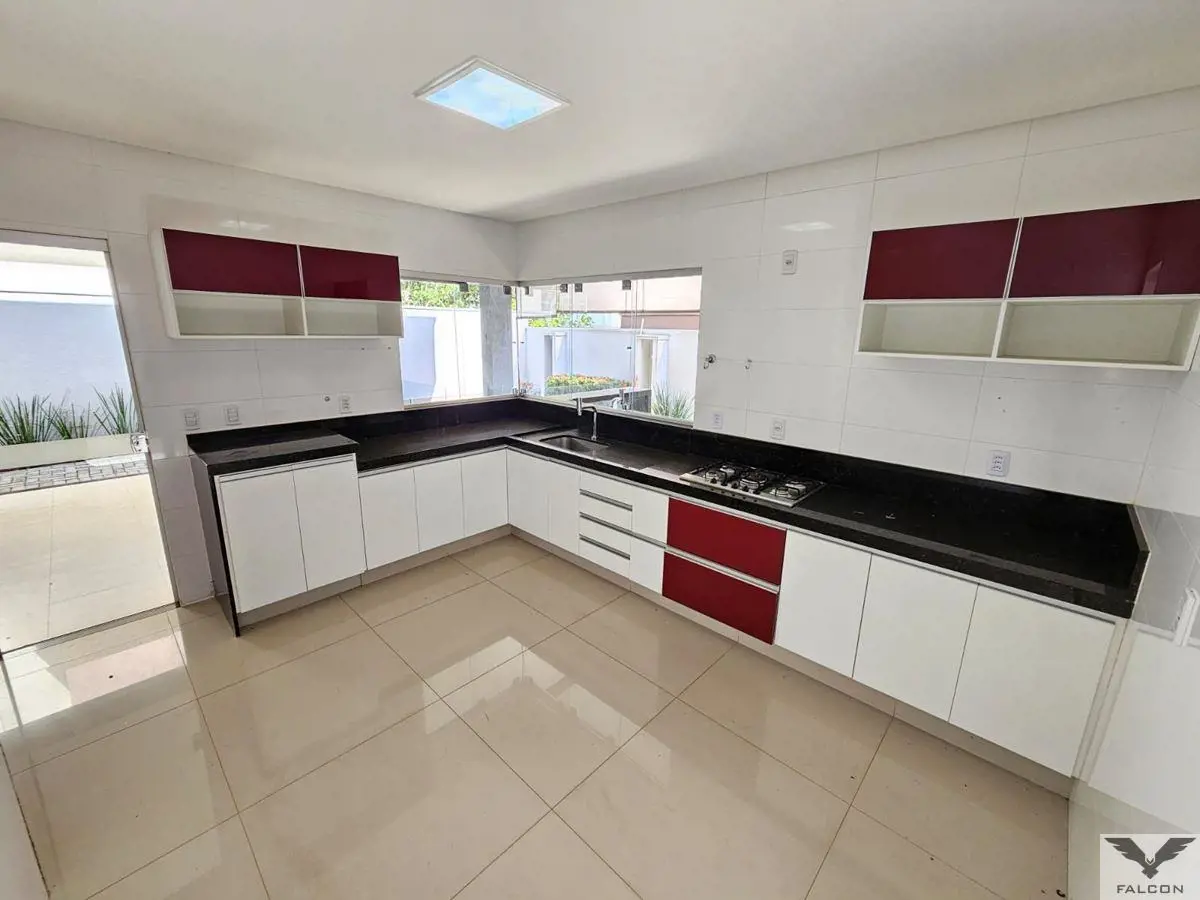 Vendo casa térrea no Jardins Valência com 210 m² em um lote de 400 m²São 3 quart...