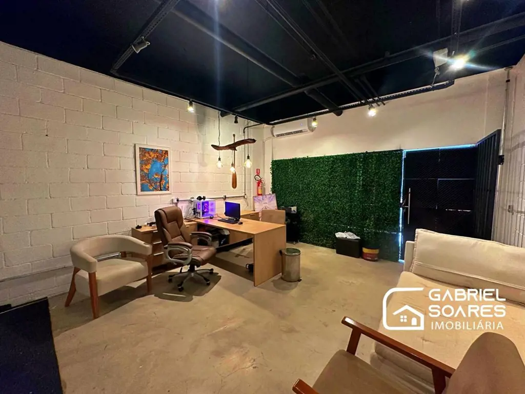 Loja com 154,67 m² com Subsolo na rua do Colégio Marista- Loja recém reformada- ...