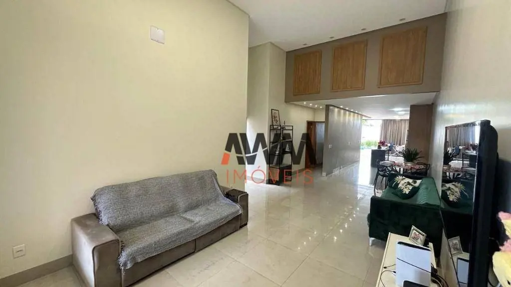 Casa com 3 suítes (todos os quartos com banheiro privativo).Piscina aquecida, pe...