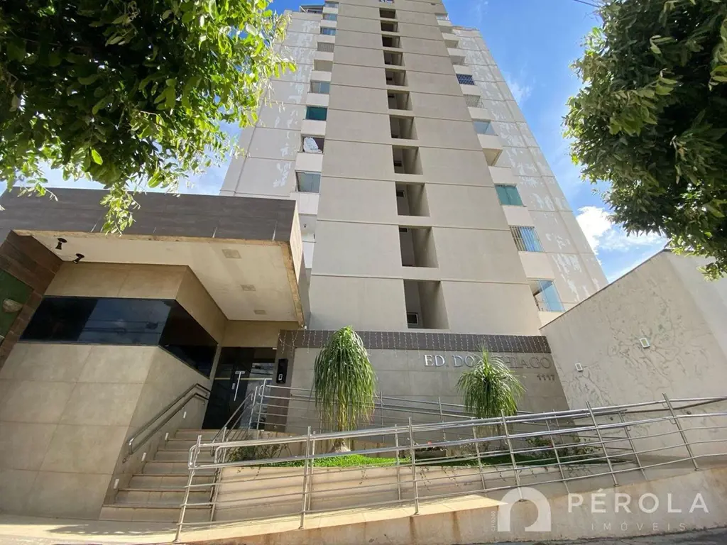 Apartamento com dois quartos sendo uma suíte, banheiro social, sala, sacada, coz...