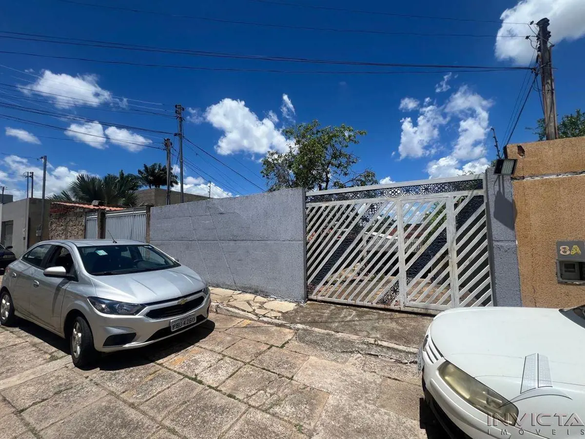 Lote 400 m² na Sucupira .Com duas casas de 2 quartos, sala , cozinha americana, ...