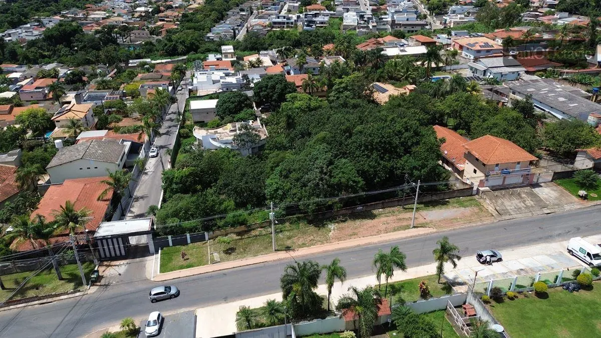 Terreno bem localizado - Residencial/comercial - Colônia Agriciola SamambaiaExce...