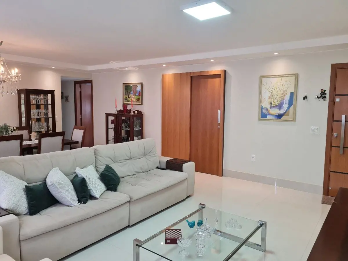 EXCELENTE OPORTUNIDADE NA SHCGN 708! ?? Amplo apartamento vazado com 135m²?? 03 ...