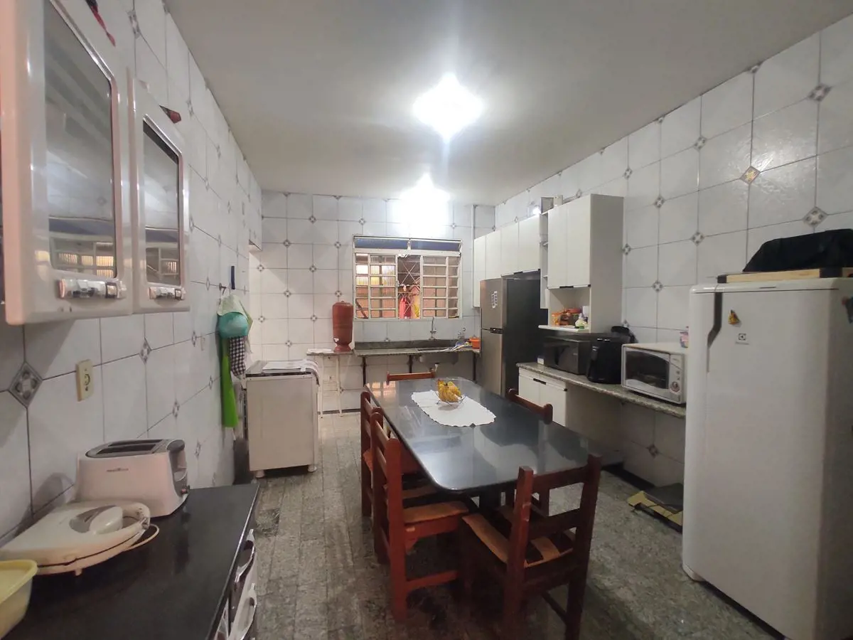 QSF 15, LOTE 526 - TAGUATINGA, SOBRADO DE ESQUINA, EXCELENTE LOCALIZAÇÃO!* OPORT...