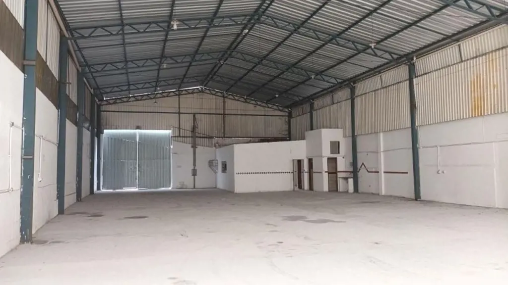 Galpão integrado com 900 m², em Aparecida de Goiânia-GO, com frente para a para ...