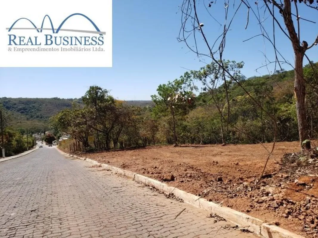 Excelente lote de 720 metros quadrados, próximo à portaria da Quadra 7 com preço...