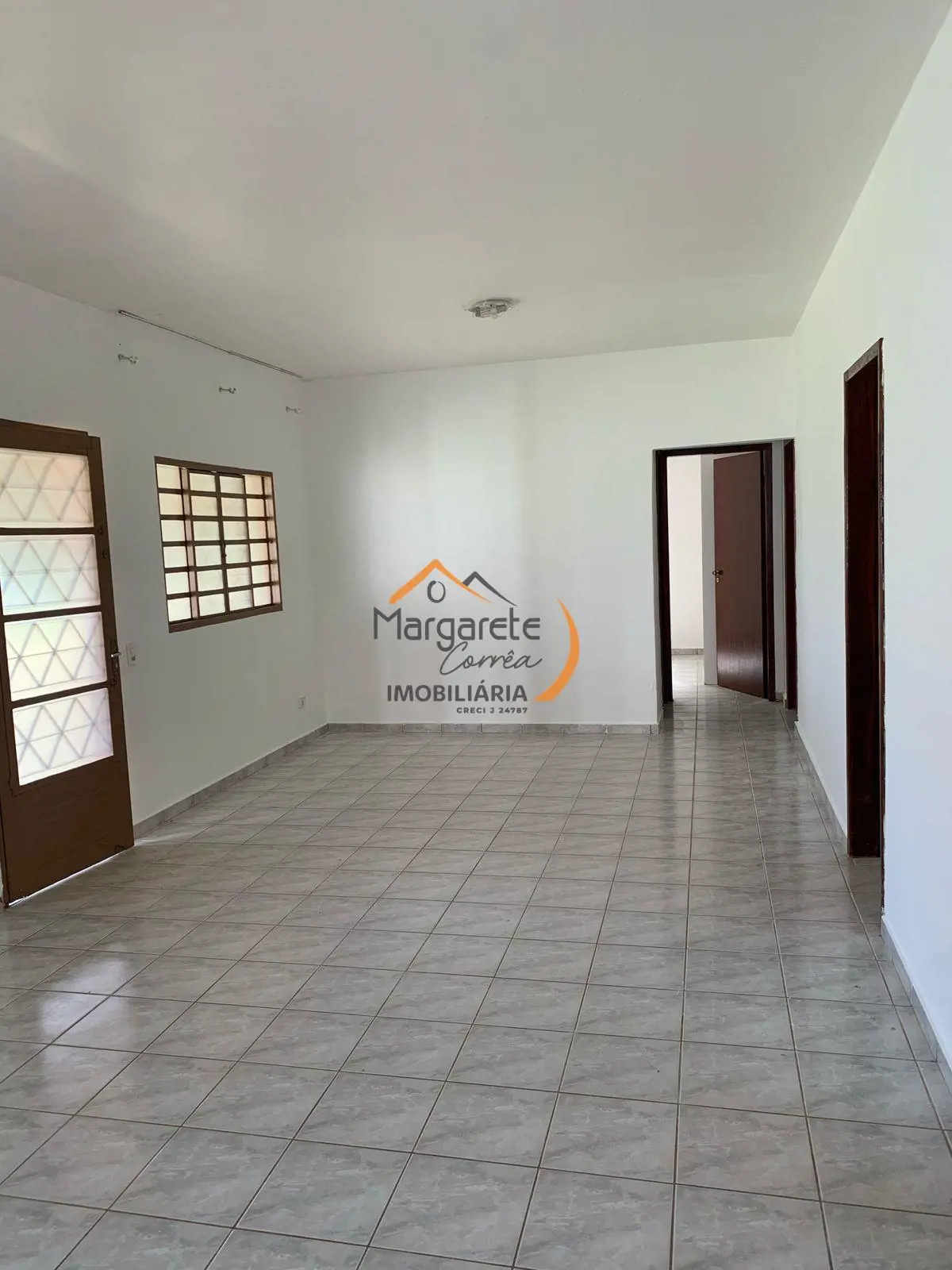 Imobiliária Margarete Corrêa aluga casa do Condomínio Vivendas FriburgoCasa comp...
