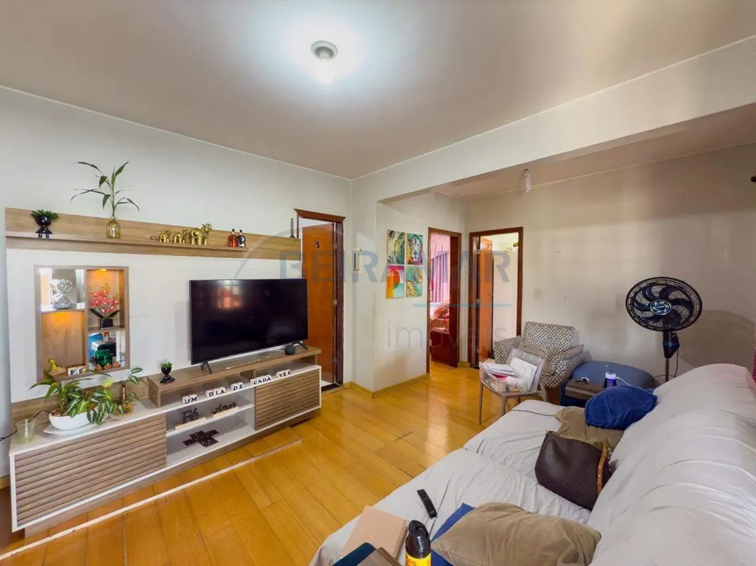 Ampla Casa de Esquina com Excelente Localização na QE 46 - Guará 2Se você busca ...