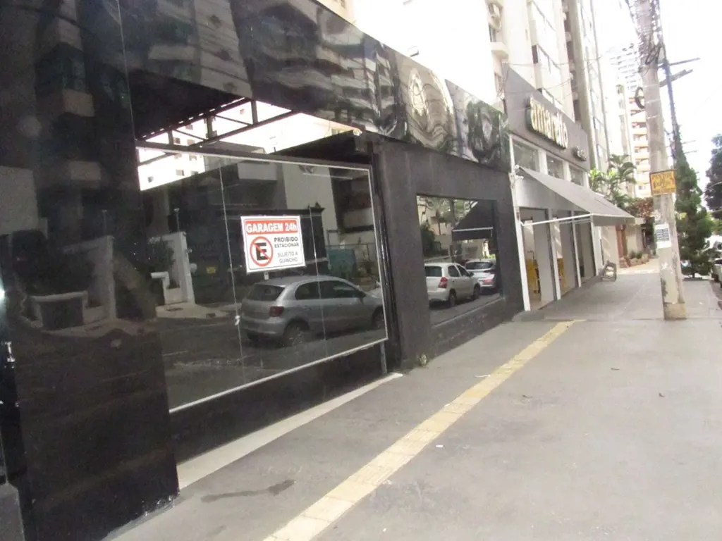 Ponto comercial na Rua T38 Setor Bueno, ideal para comércio de lojas ou deposito...