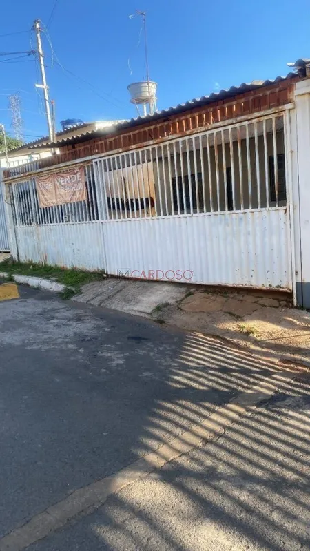 Imóvel com 3 kitnets à venda na QR 205 – Samambaia NorteUma oportunidade para qu...
