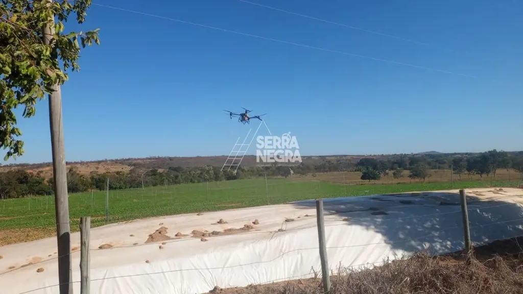 SÍTIO COM 12,14 Hectares, SENDO 8,2 IRRIGADAS POR ASPERSÃO. - 461m DE MARGEM NO ...
