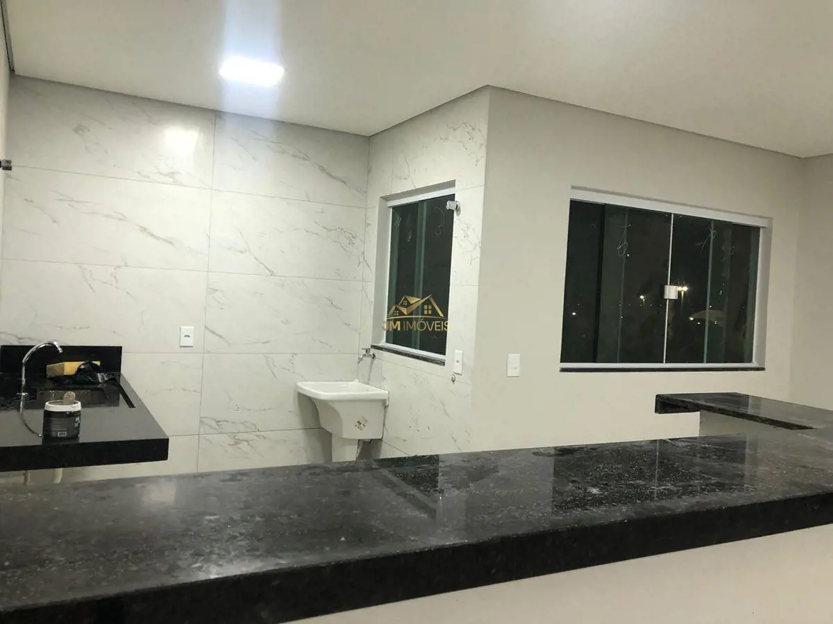 A JM IMÓVEIS vende prédio na AR 17, Sobradinho II.* Excelente geração de renda m...