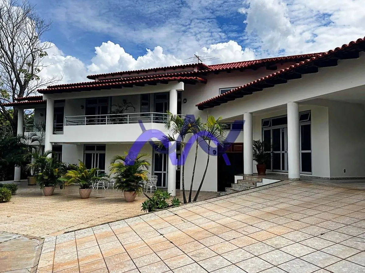 EXCELENTE CASA EM UMA DAS MELHORES QUADRAS DO PARK WAYCASA DE FAMÍLIA COMPOSTA P...